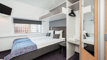 Commodore | Skrivebord, gratis Wi-Fi, sengetøj