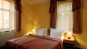 Doppelzimmer zur Einzelnutzung, 1 King-Bett | Hochwertige Bettwaren, Minibar, Zimmersafe, Schreibtisch