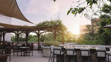 Se sirven desayunos y cenas, cocina americana