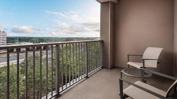 Executive-Suite, 1 King-Bett, Balkon | 1 Schlafzimmer, Zimmersafe, Schreibtisch, Bügeleisen/Bügelbrett