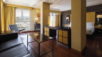 Quarto júnior | Área de estar | TV LCD