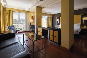 Quarto júnior | Área de estar | TV LCD