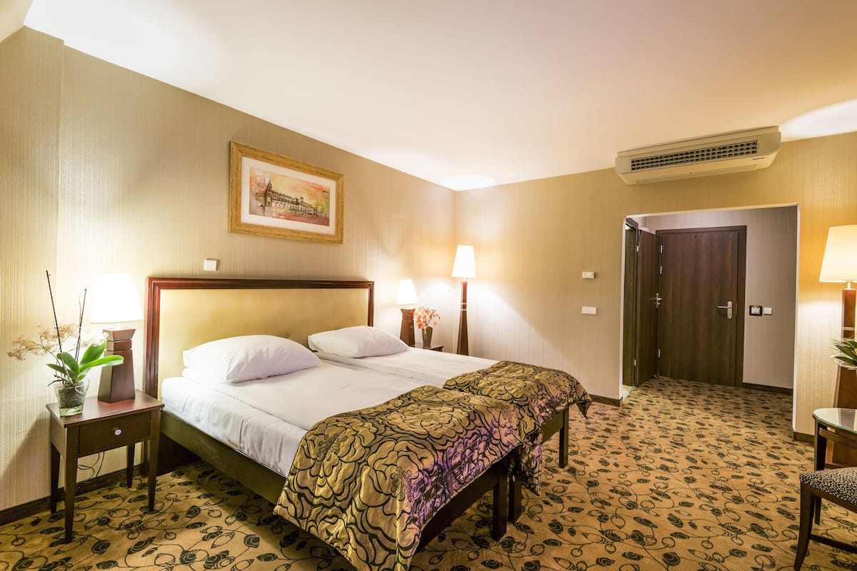 Standard Double Room, 1 Double Bed | In-room safe, desk, blackout drapes, iron/ironing board