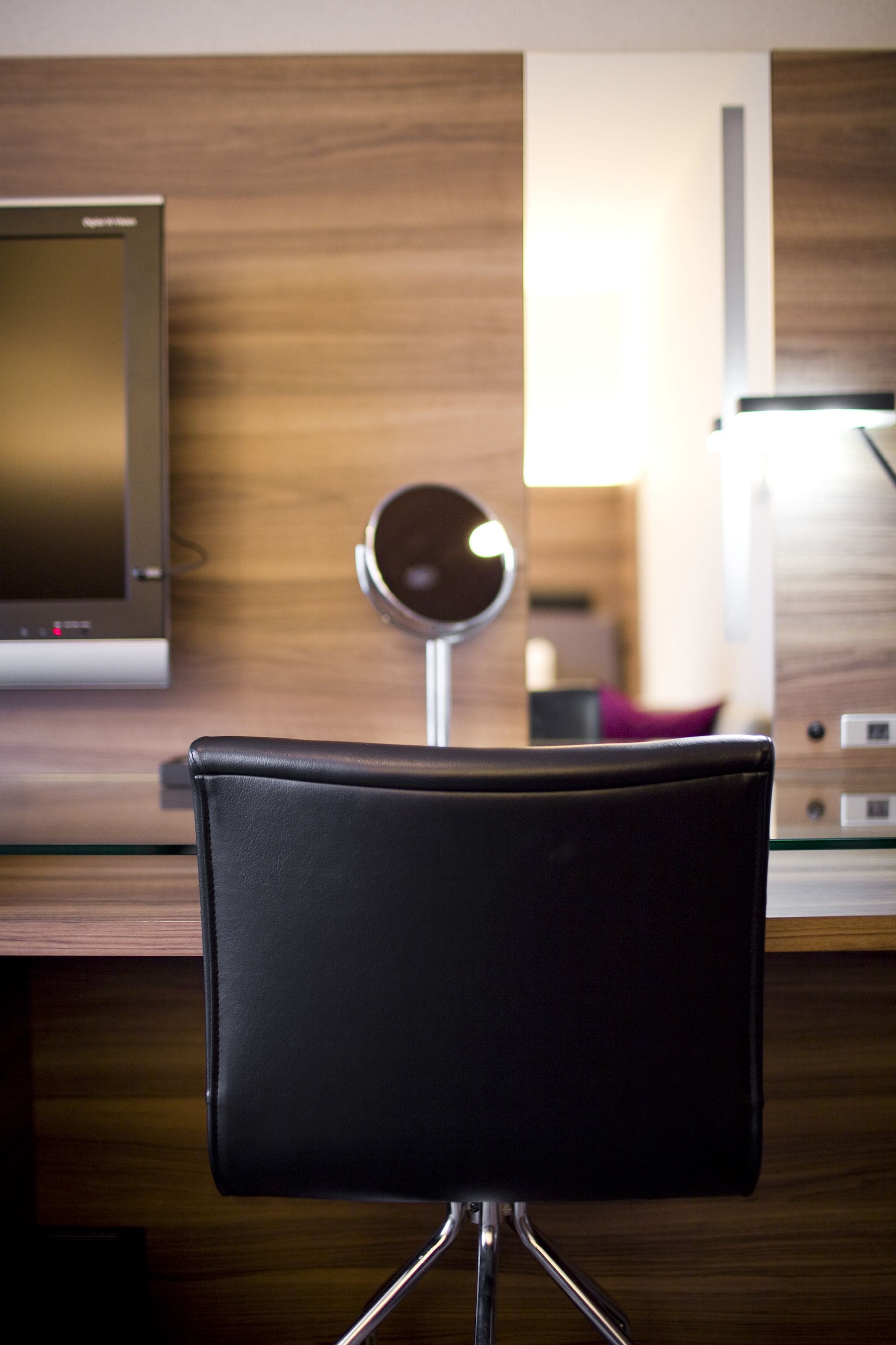 in-room business centre