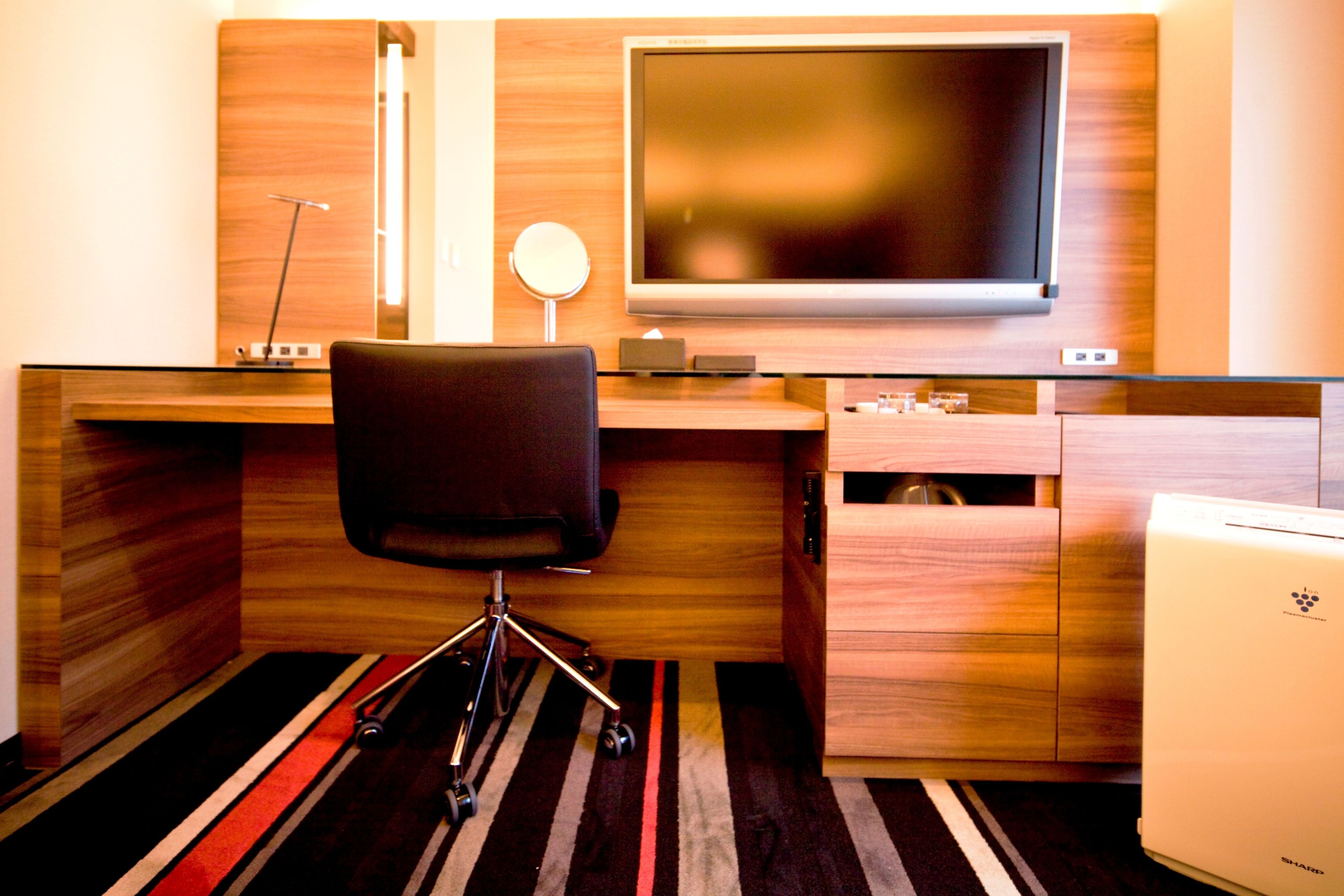 in-room business centre