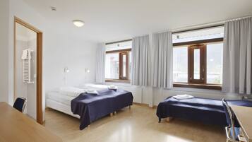 Desk, free cribs/infant beds, free WiFi