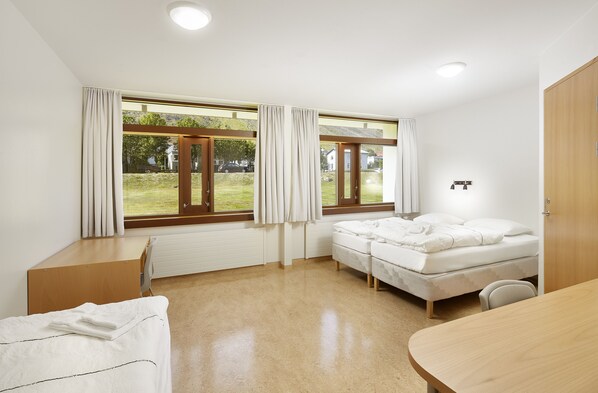 Desk, free cots/infant beds, free WiFi