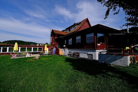 Sundeck