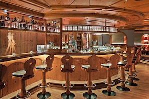 2 bars/lounges, poolside bar