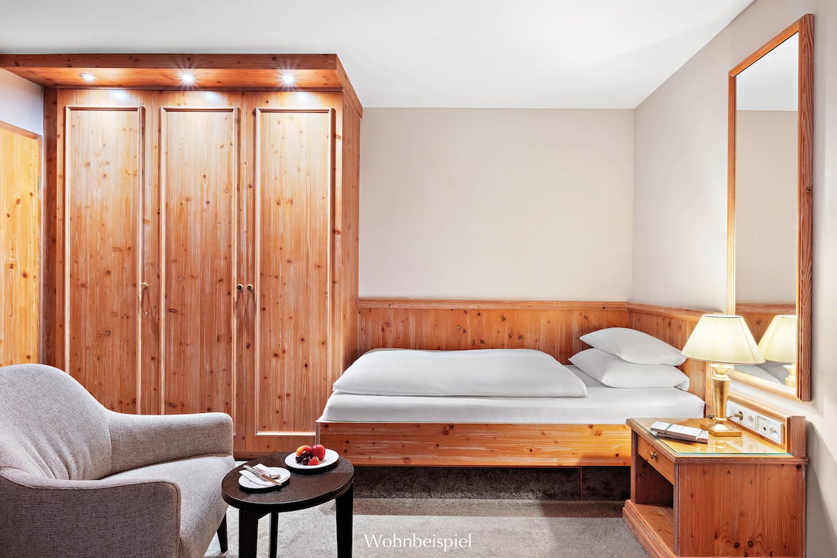 Standard Single Room | Minibar, in-room safe, desk, free WiFi