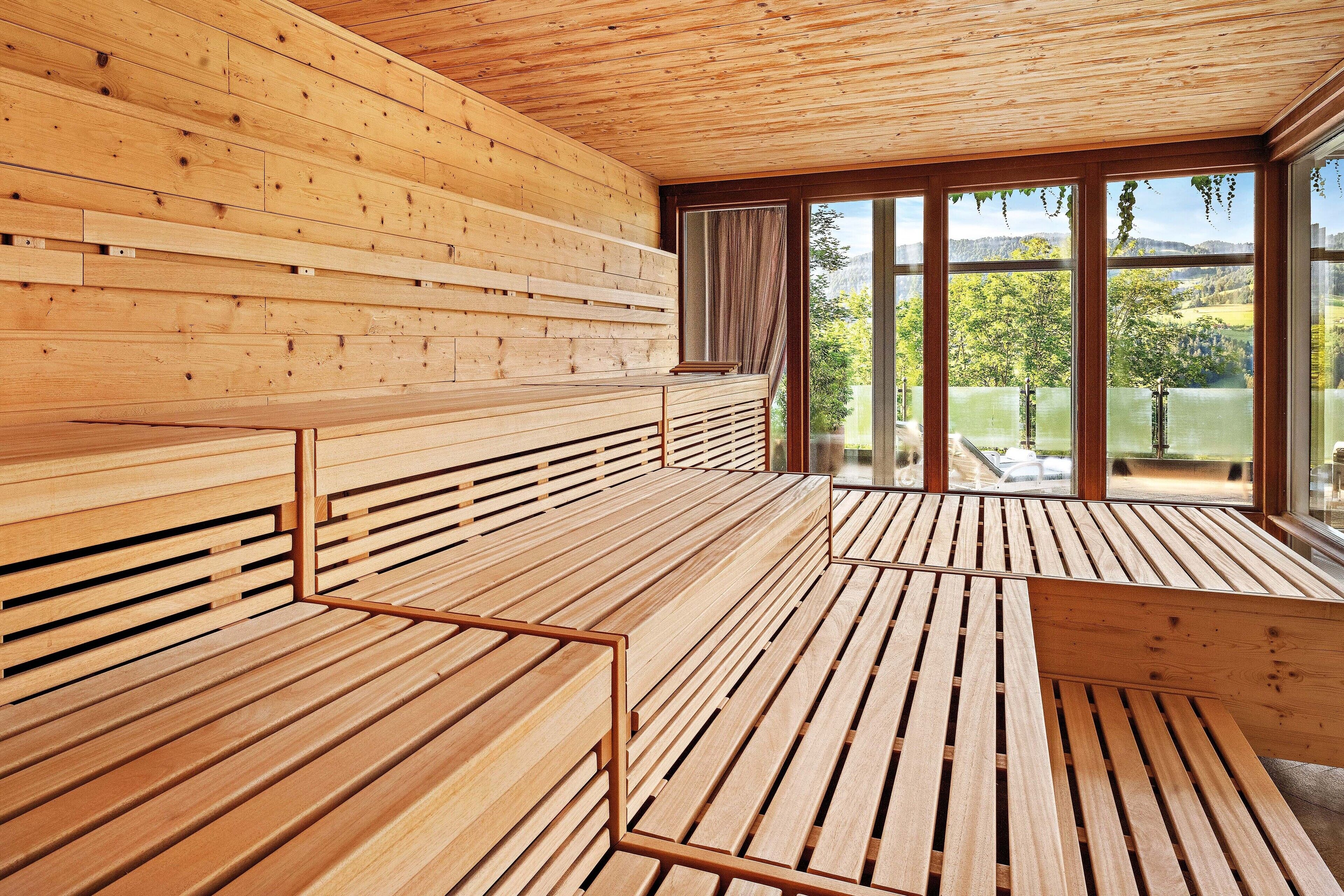 sauna, hot tub, steam room, body treatments, aromatherapy