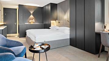 Superior-Doppelzimmer, Balkon, Bergblick | Minibar, Zimmersafe, Schreibtisch, kostenloses WLAN