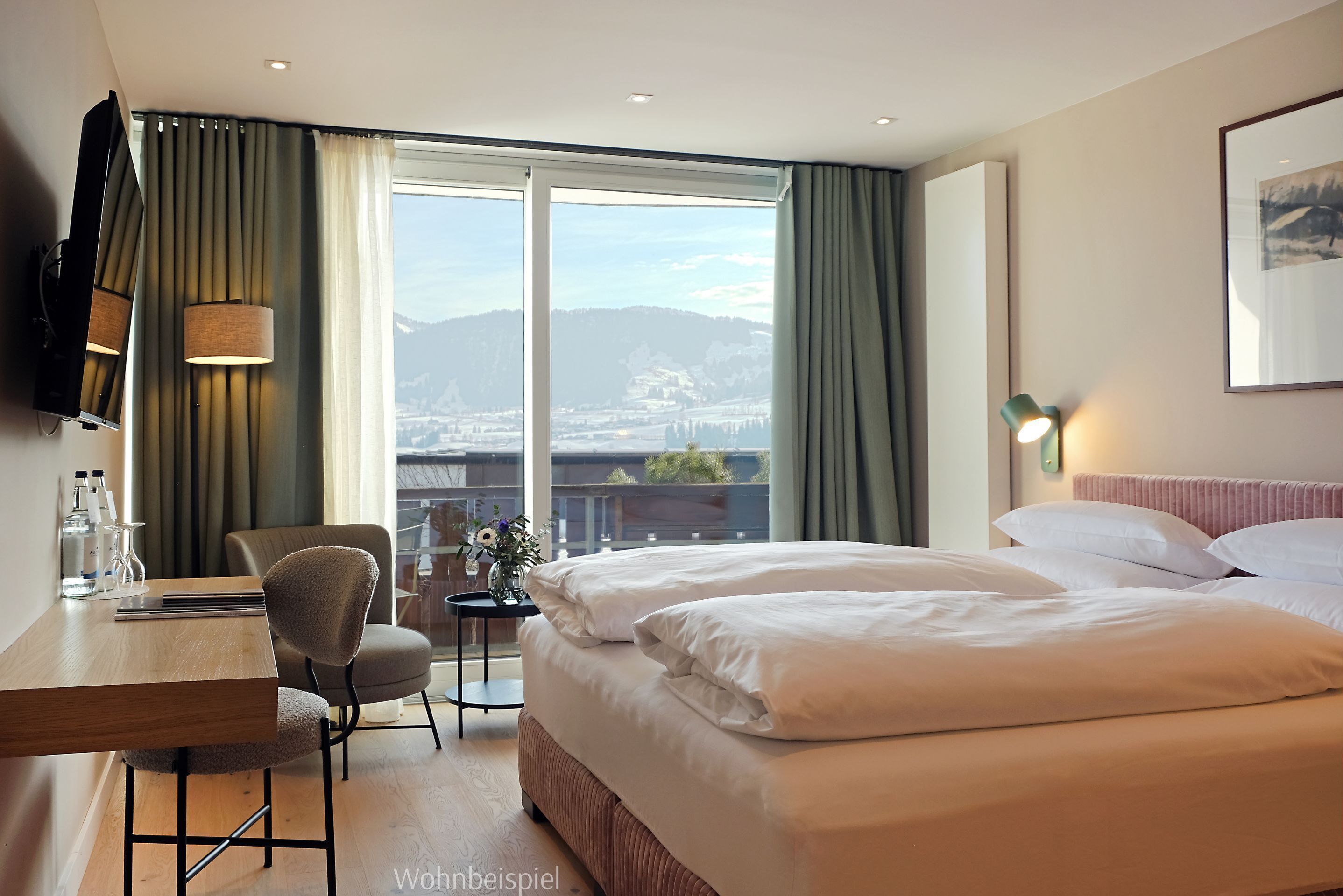 Habitación doble Confort, balcón, vista a la montaña | Minibar, caja de seguridad en la habitación, escritorio y wifi gratis 