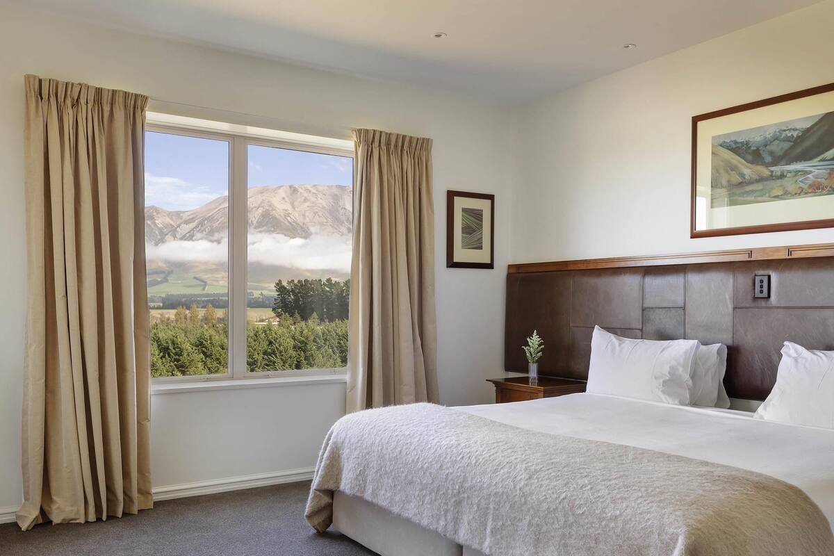 Premium bedding, minibar, iron/ironing board, free cots/infant beds
