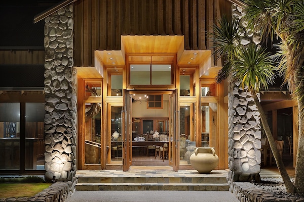 Bagian depan properti