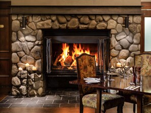 Bar (on property) - Fable Terrace Downs Resort by Mgallery (Windwhistle)