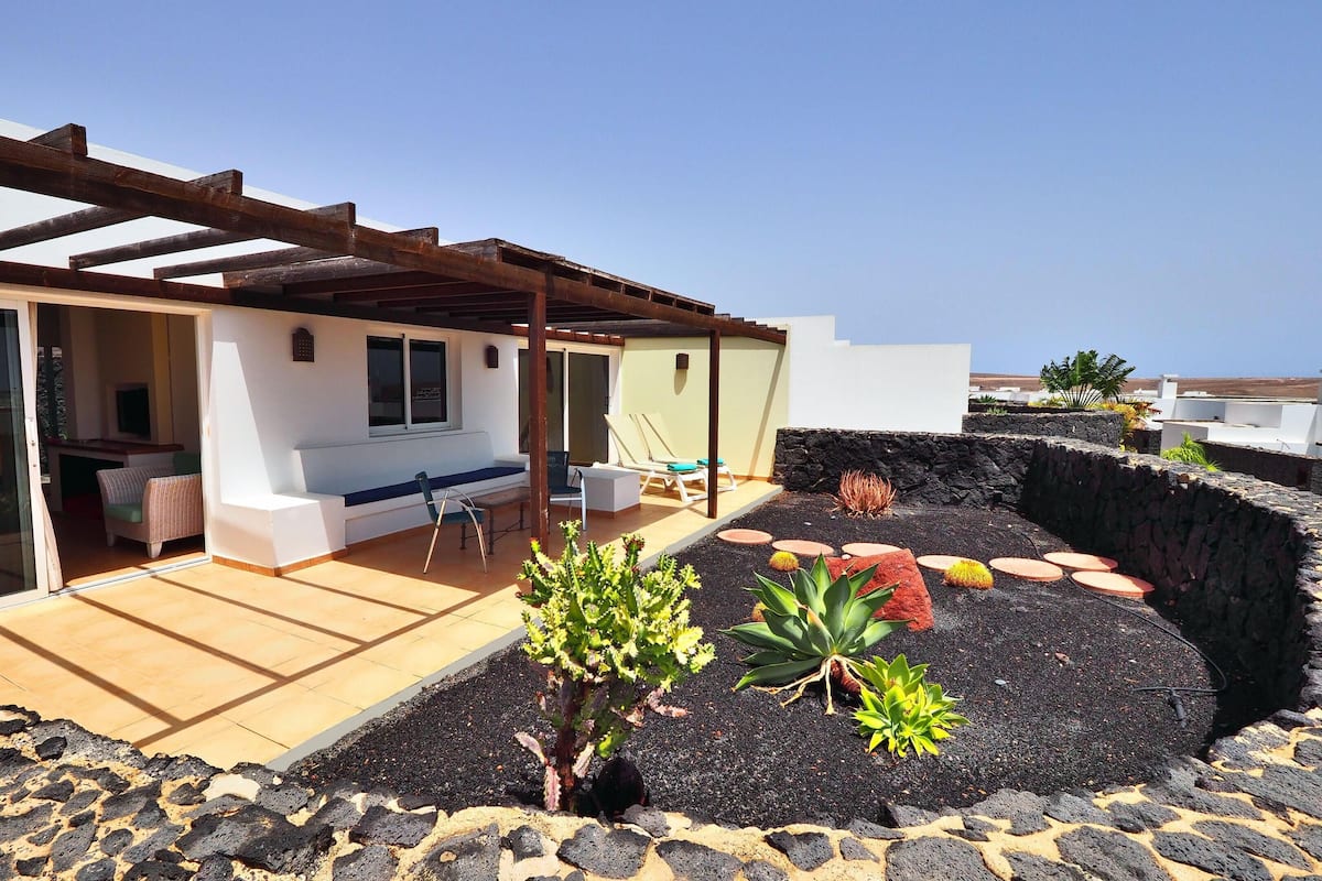 2 bedrooms, in-room safe, iron/ironing board, free WiFi