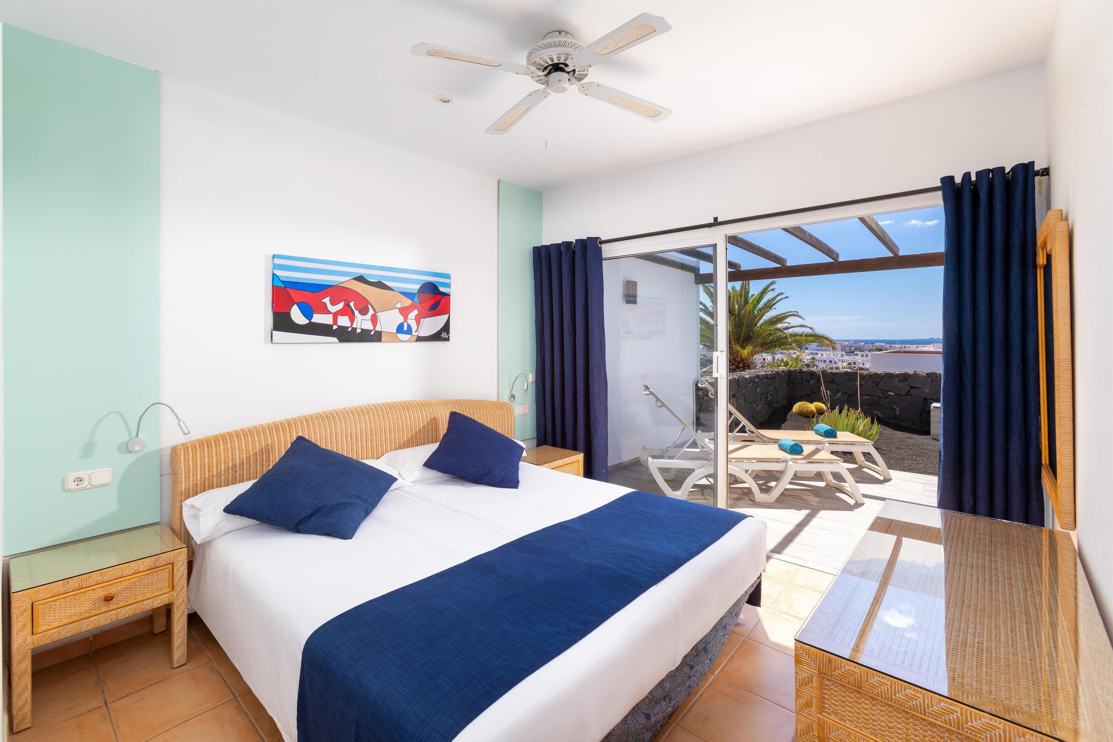 2 bedrooms, in-room safe, iron/ironing board, free WiFi