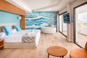Escritorio, cortinas opacas, wifi gratis y ropa de cama