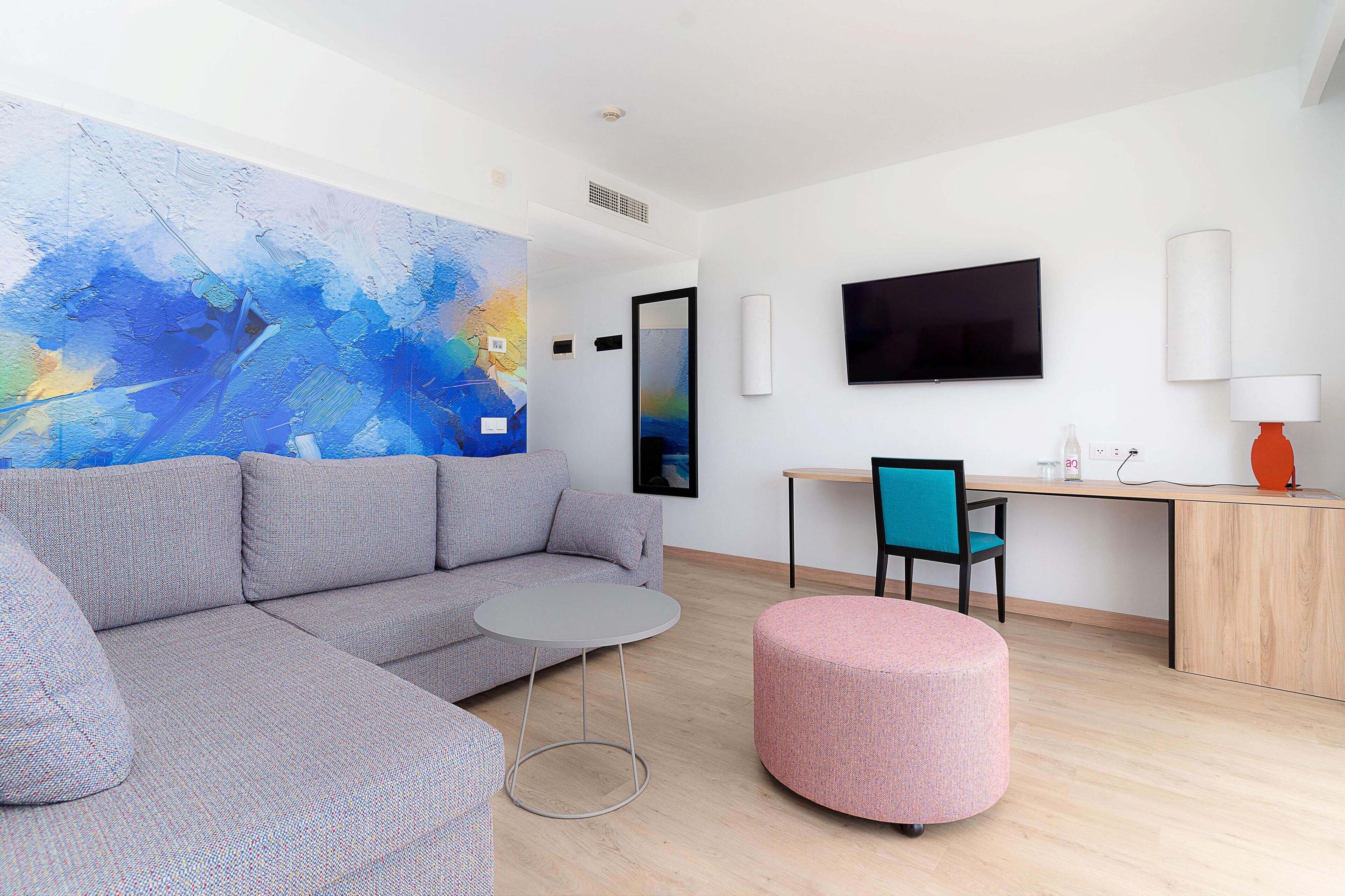 Suite Superior, 1 camera da letto (3) | Una scrivania, tende oscuranti, Wi-Fi gratuito, lenzuola