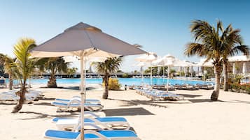 4 outdoor pools, open 10:00 AM to 6:00 PM, pool umbrellas, pool loungers