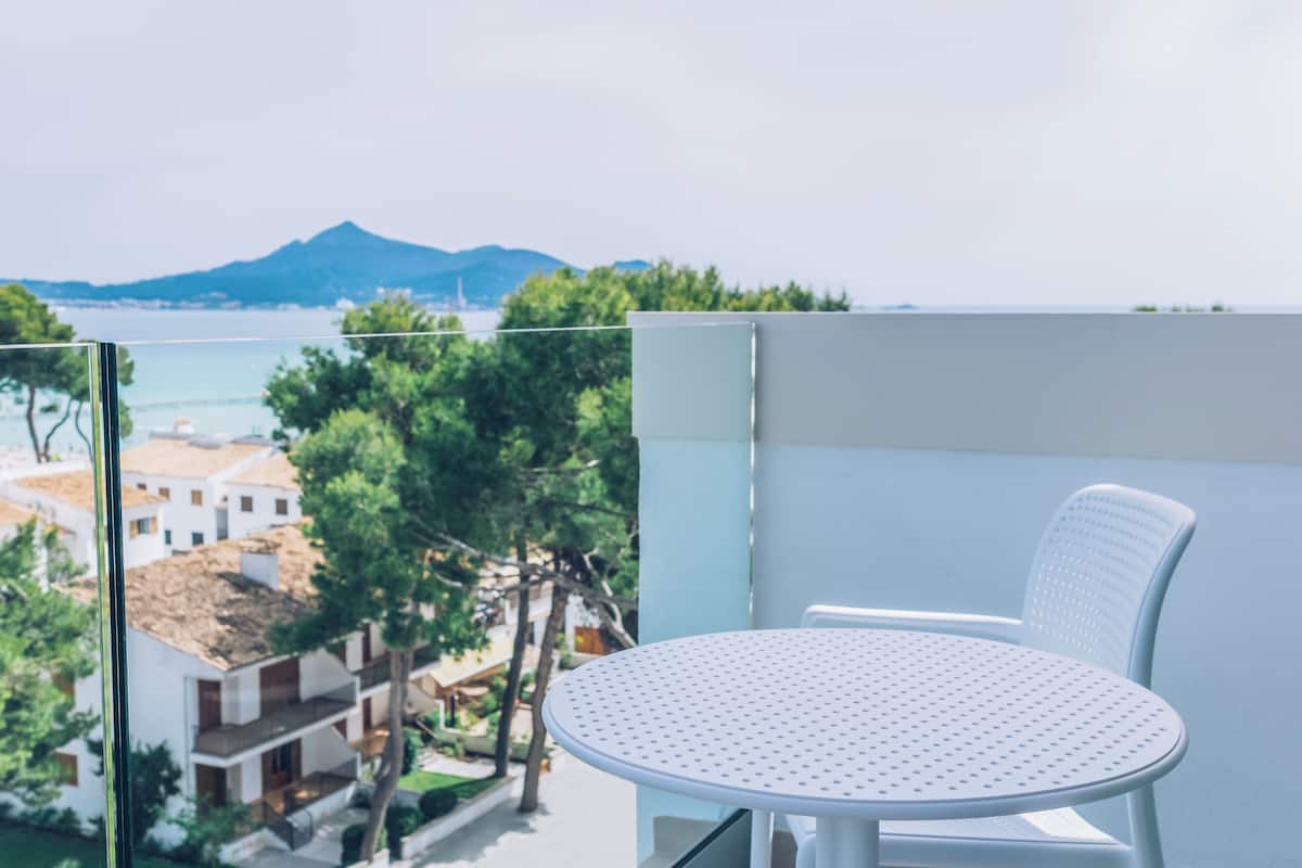 Familiekamer, balkon, uitzicht op zee | Kameruitzicht