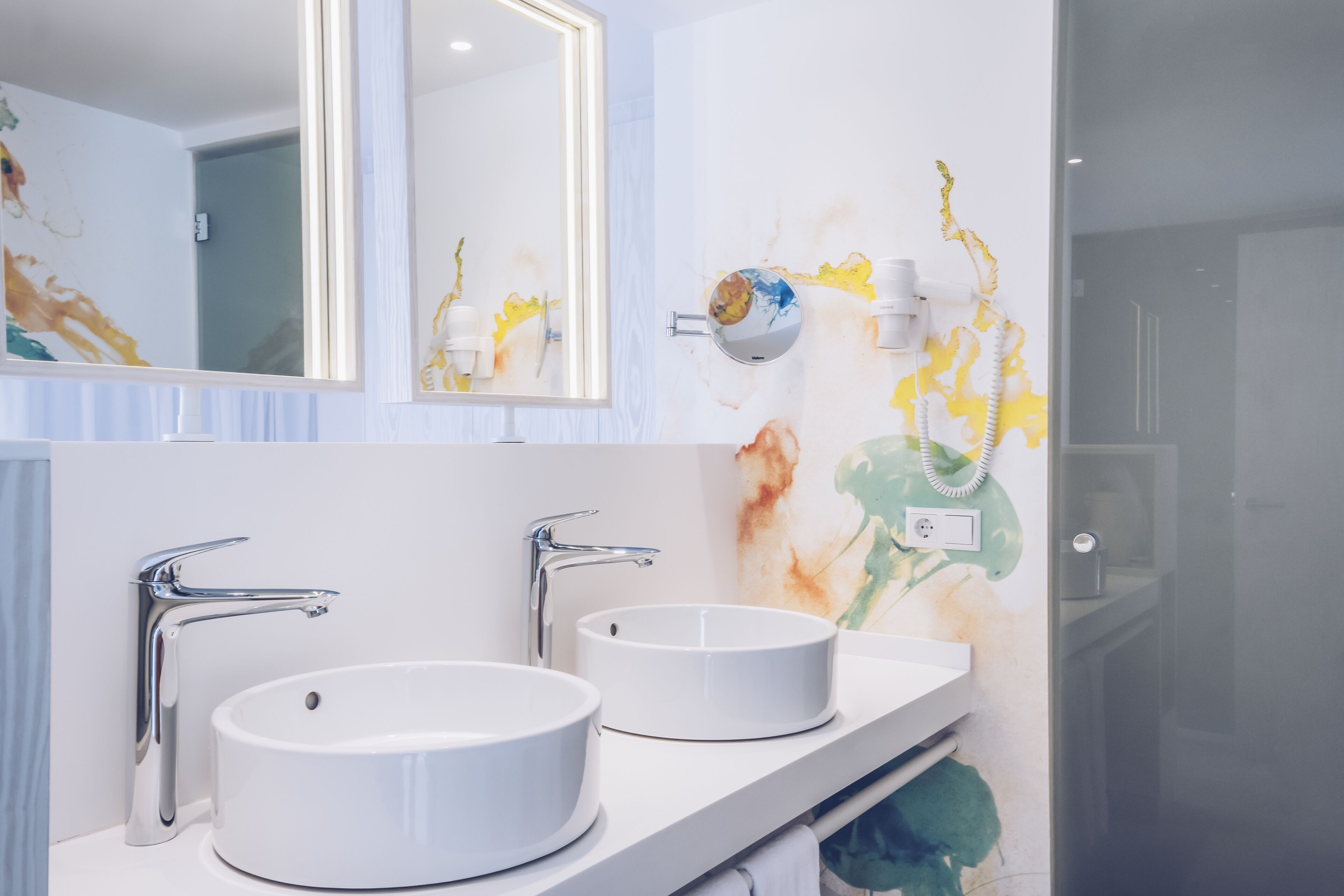 double room, balcony (star prestige) | bathroom | shower, eco-friendly toiletries, hair dryer, towels