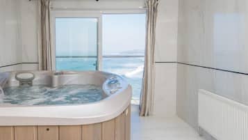 Süit, Deniz Manzaralı | Özel spa küveti