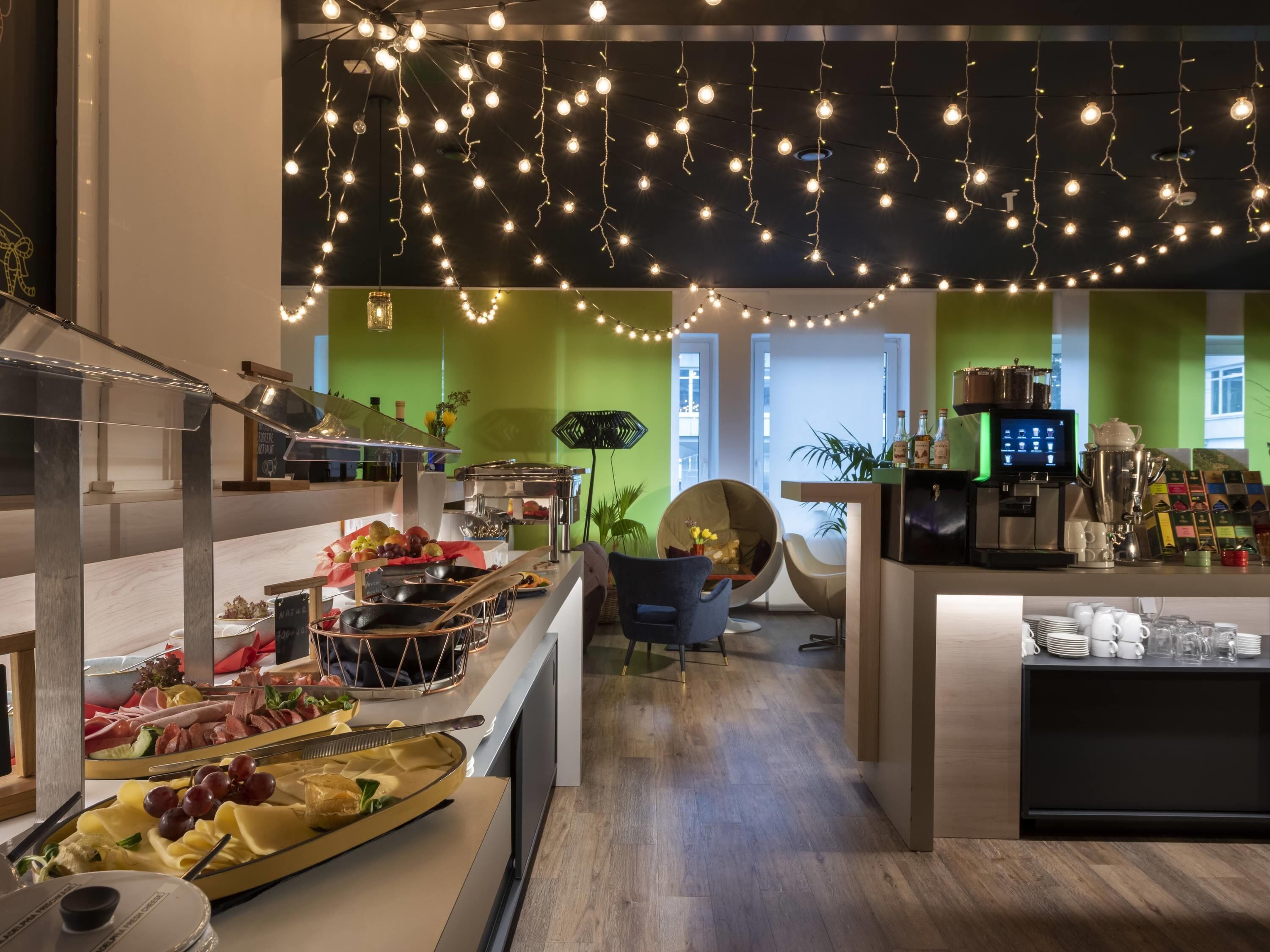 Café da manhã com buffet todos os dias mediante uma taxa