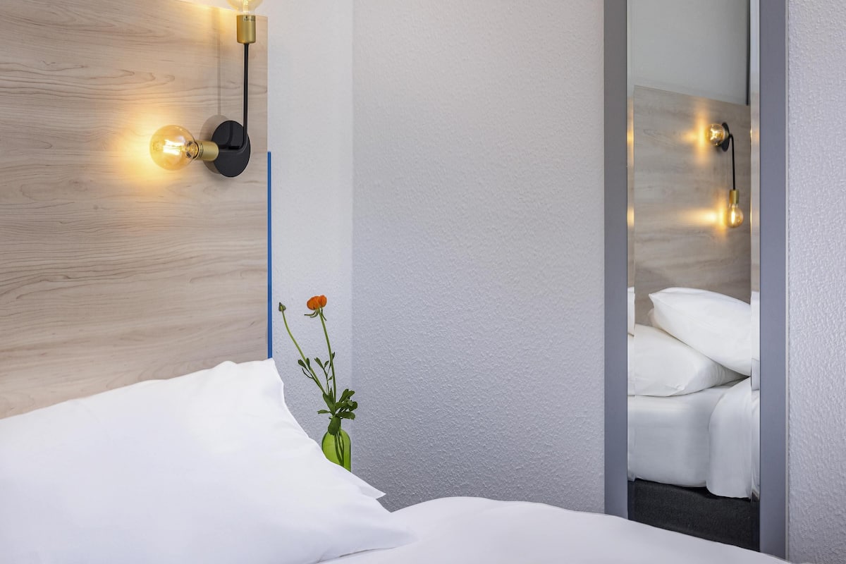 Ropa de cama hipoalergénica y cortinas blackout