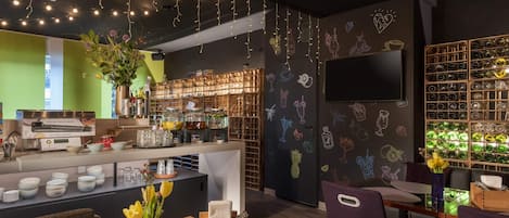 Buffet déjeuner servi tous les jours en supplément
