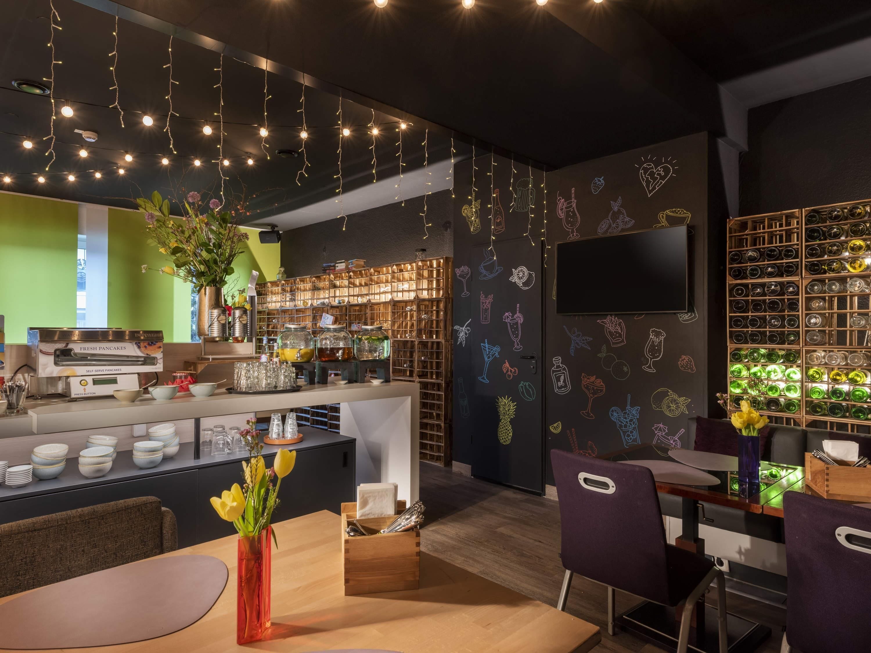 Photo - greet Berlin Alexanderplatz