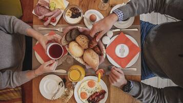Gratis morgenmadsbuffet hver dag