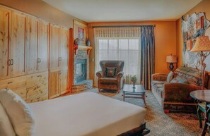 Habitación superior, 1 cama Queen size | Ropa de cama de alta calidad y caja de seguridad en la habitación 