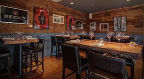 Bar (on property) - Imperia Hotel and Suites (Saint-Eustache)