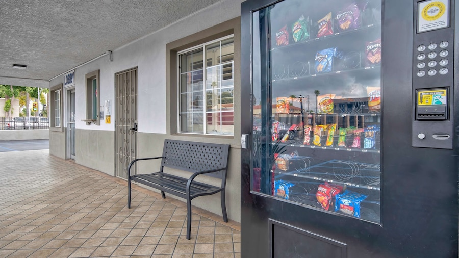 Studio 6 Suites – San Bernardino, CA