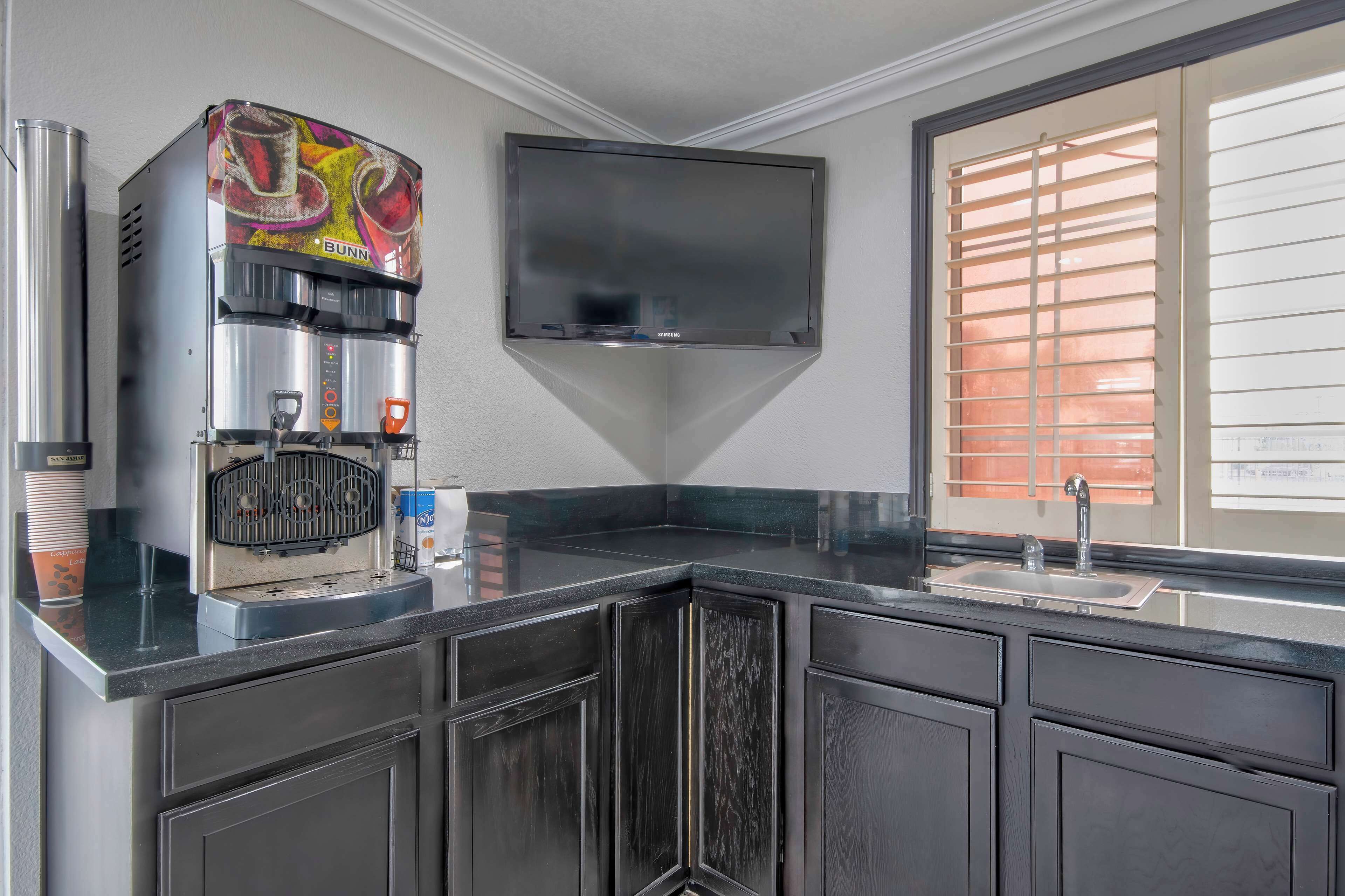 Foto - Studio 6 Suites San Bernardino, CA