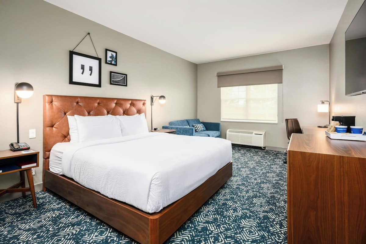Standard Room, 1 King Bed with Sofa bed, Non Smoking | 1 bedroom, premium bedding, desk, laptop workspace