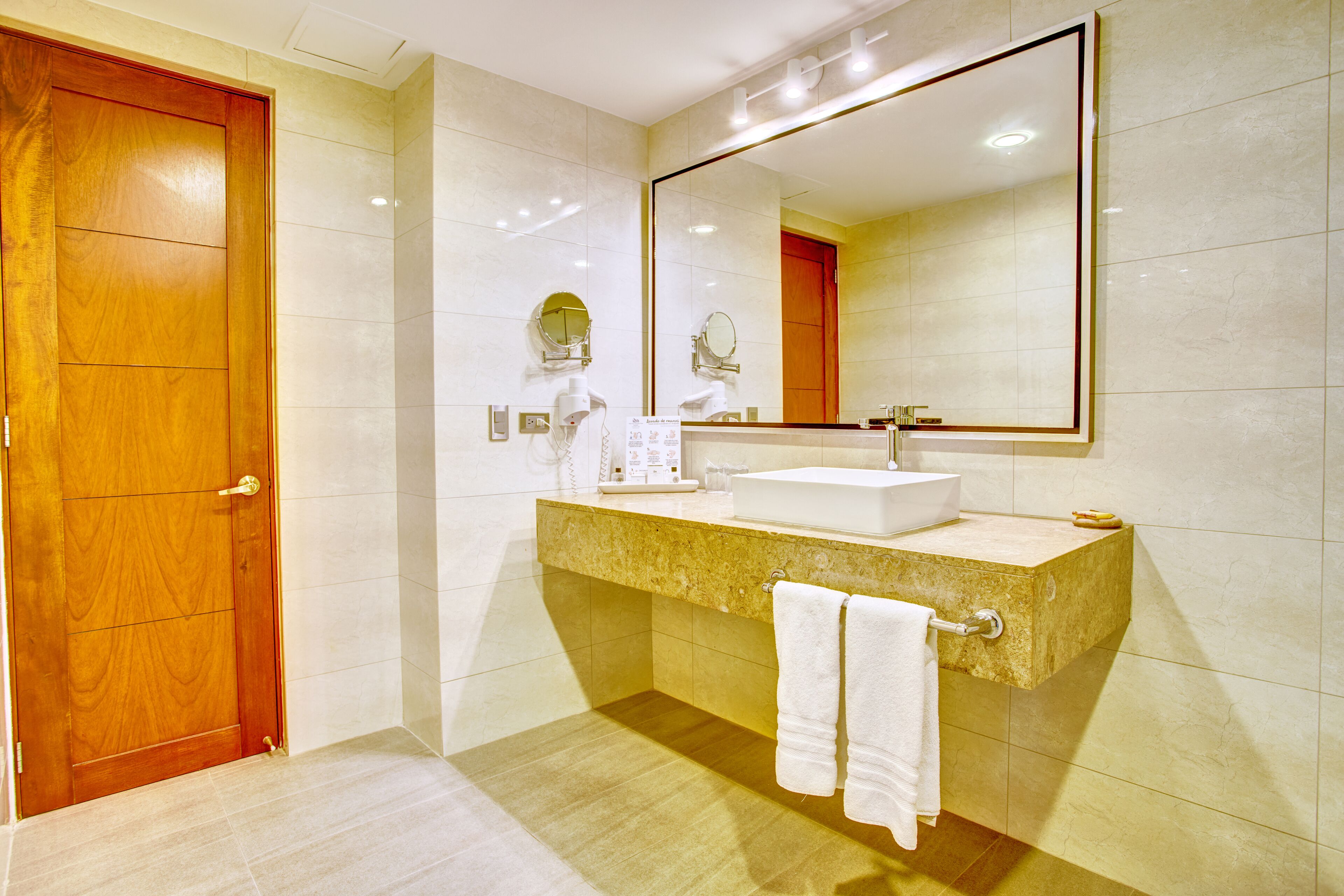 standard twin room | bathroom | towels, soap, shampoo, toilet paper