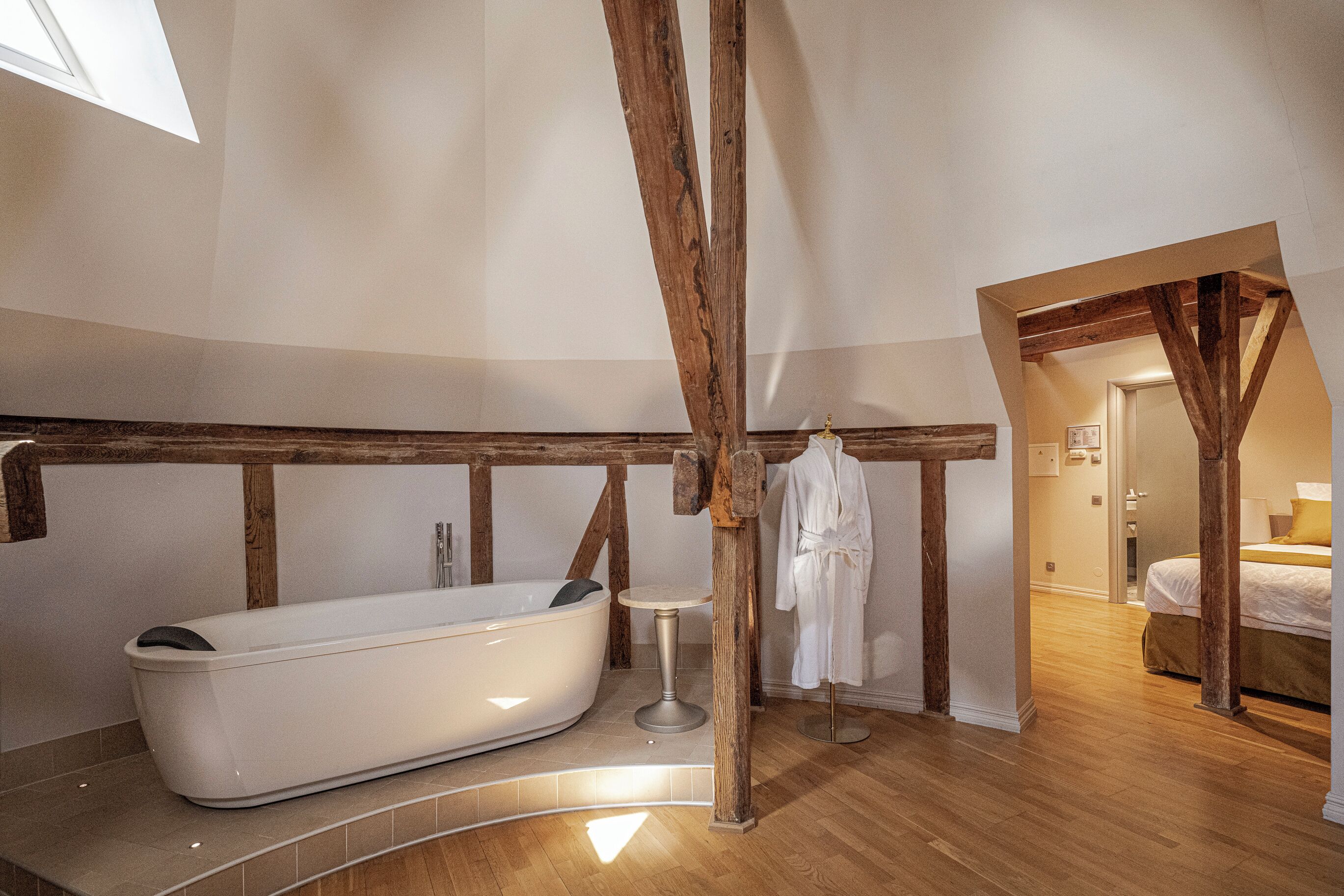 Junior-Suite | Badezimmer | Kostenlose Toilettenartikel, Haartrockner, Hausschuhe, Handtücher