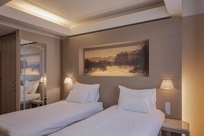 Standard-Zweibettzimmer | Hochwertige Bettwaren, Zimmersafe, Schreibtisch