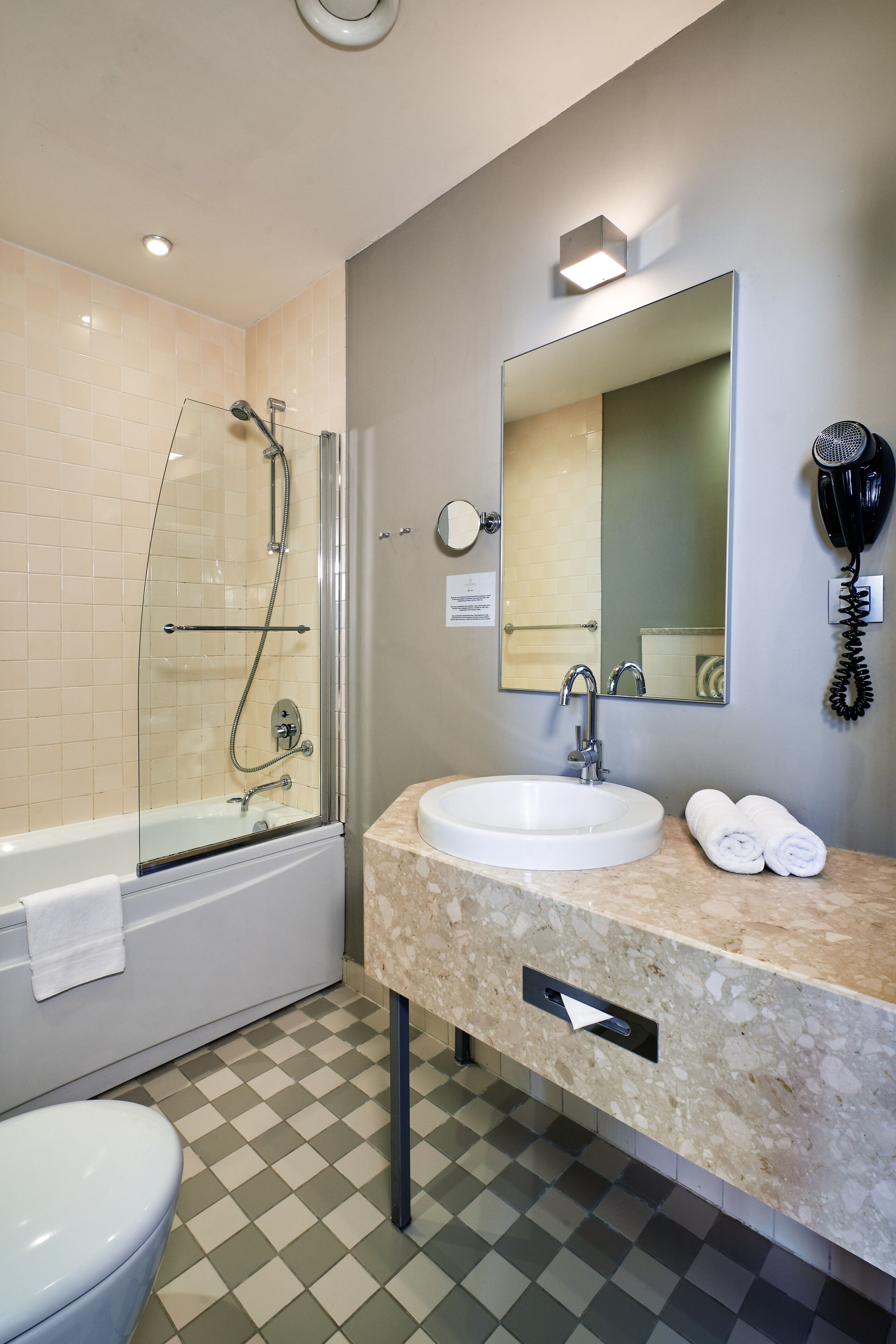 superior double room | bathroom | free toiletries, hair dryer, heated floors, towels