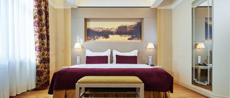 1 bedroom, premium bedding, in-room safe, desk