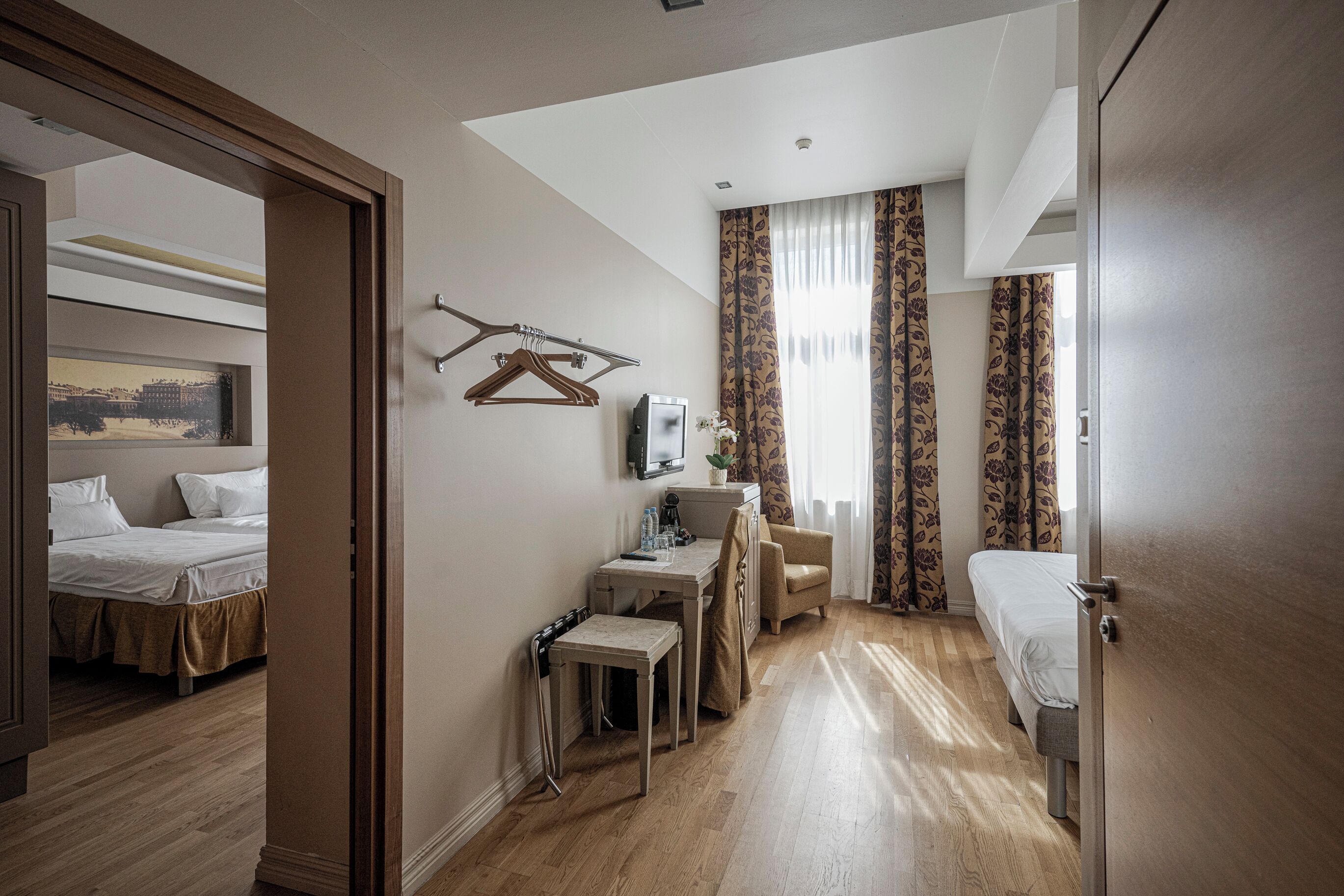 Family Room, Connecting Rooms | Premium bedding, in-room safe, desk, laptop workspace