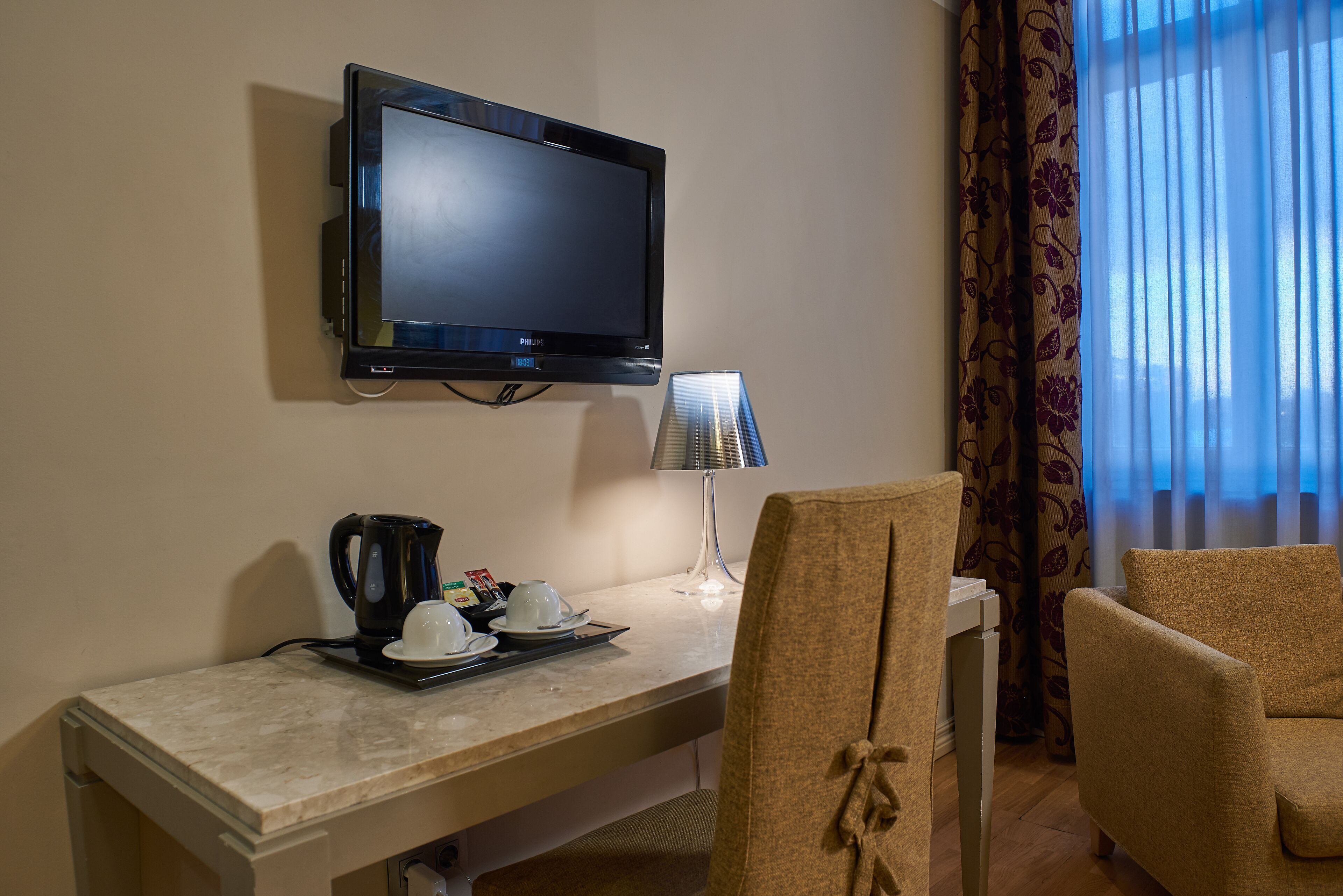 superior double room | premium bedding, in-room safe, desk, laptop workspace