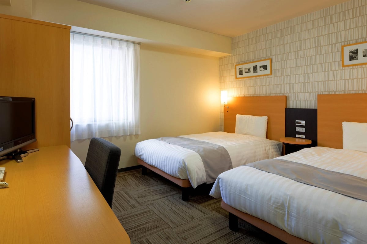 Room, 2 Twin Beds, Non Smoking | Desk, blackout drapes, soundproofing, iron/ironing board