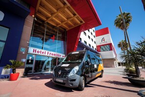 Airport shuttle - Alexandre FrontAir Congress (Sant Boi de Llobregat)