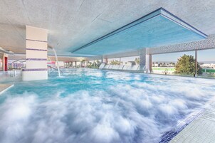 Sauna, steam room