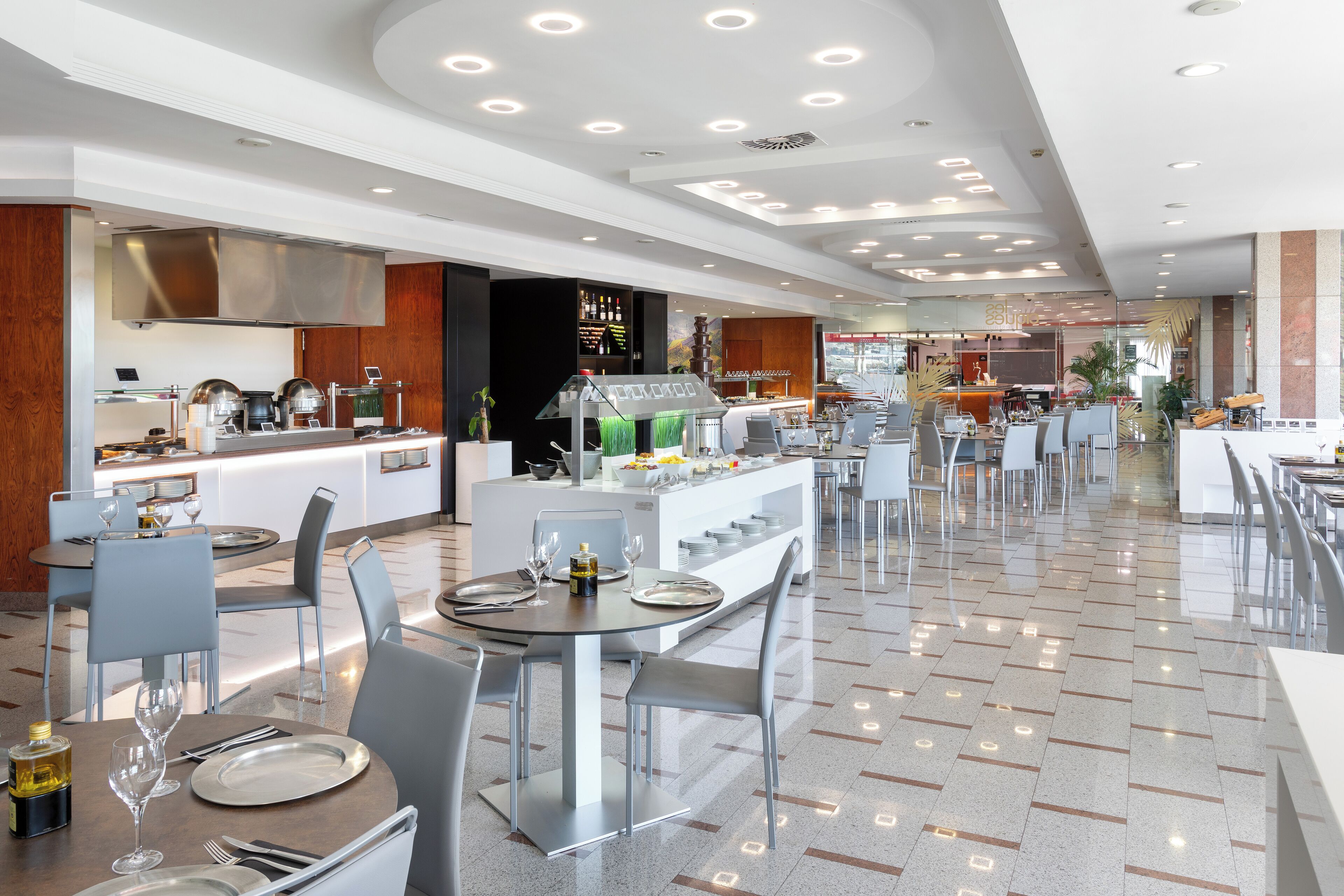 Se sirven desayunos, almuerzos y cenas