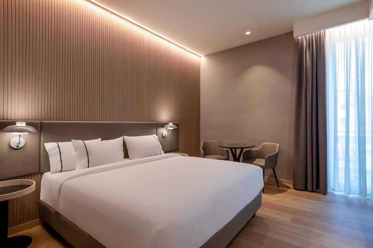 In-room safe, blackout drapes, soundproofing, cribs (free)